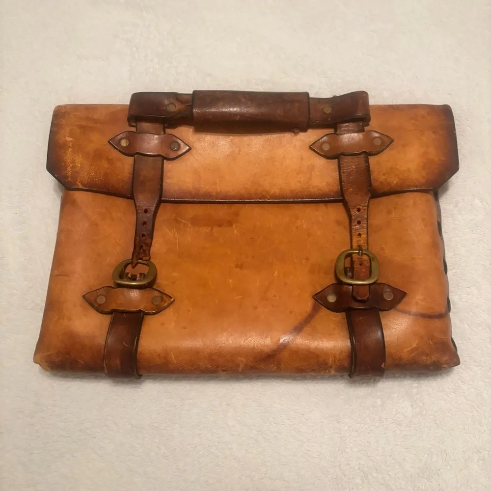 Vintage Leather Flap Over Gentlemen‘S Briefcase Inscribed GERALD B GRINDEY READ